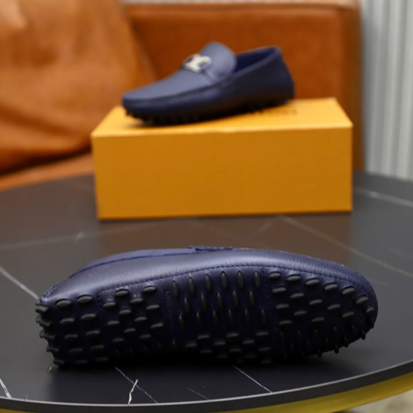Ex-factory price: 480💰【LV】Louis Vuitton ⚠️High-end men’s driving and pedal series ⚠️38-44 (customized for 45) ⚠️All original cowhide leather! Thick and soft! Made entirely of calfskin lining! The latest non-slip beanie sole! Three-dimensional package technology! Fashionable and classic! Handicrafts! Original high quality! Feel free to compare!